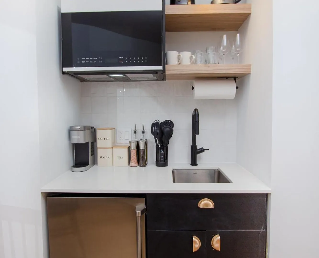Apartment Studio #17 - Self Check-In - Plateau - St-Denis Montreal