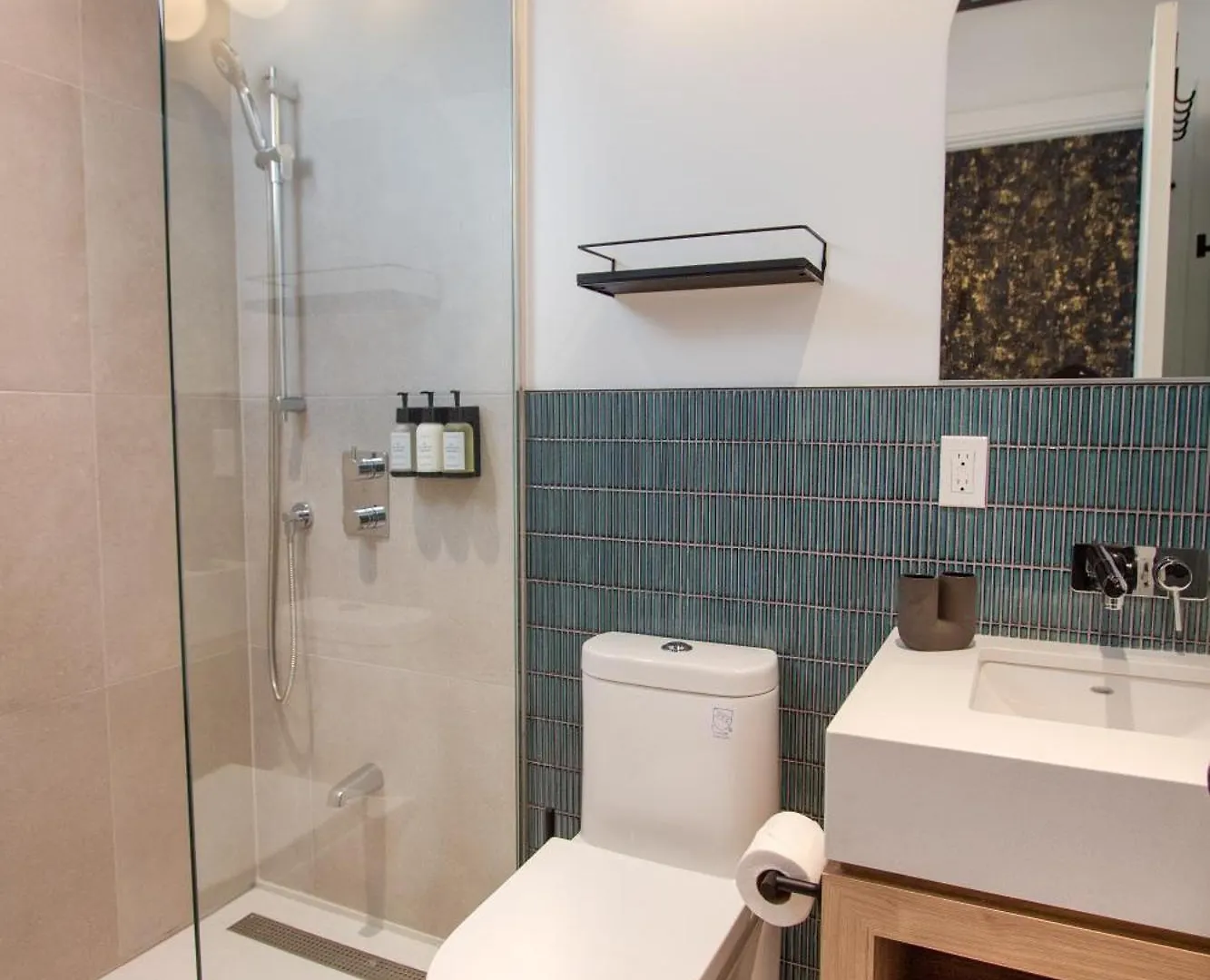 Apartment Studio #17 - Self Check-In - Plateau - St-Denis Montreal Canada