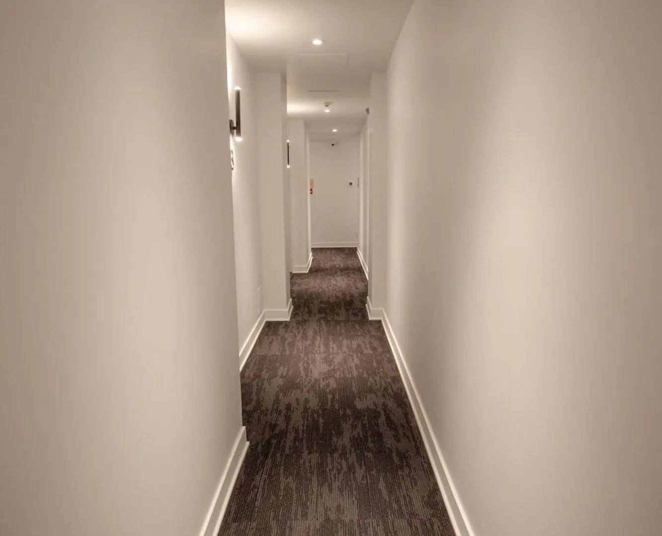 Apartment Studio #17 - Self Check-In - Plateau - St-Denis Montreal Canada