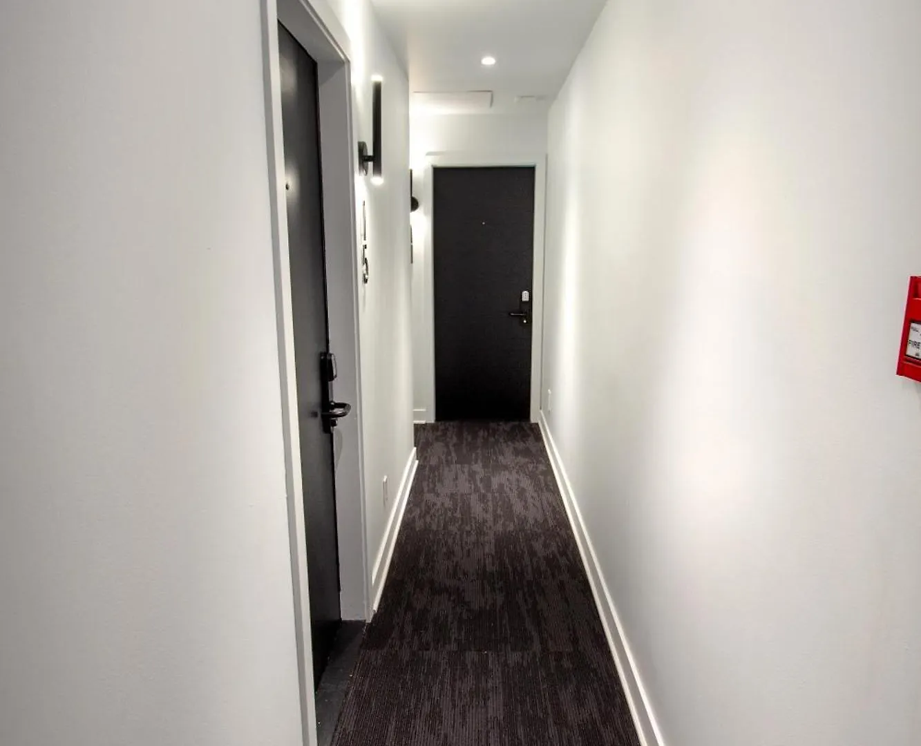 Studio #17 - Self Check-In - Plateau - St-Denis Montreal
